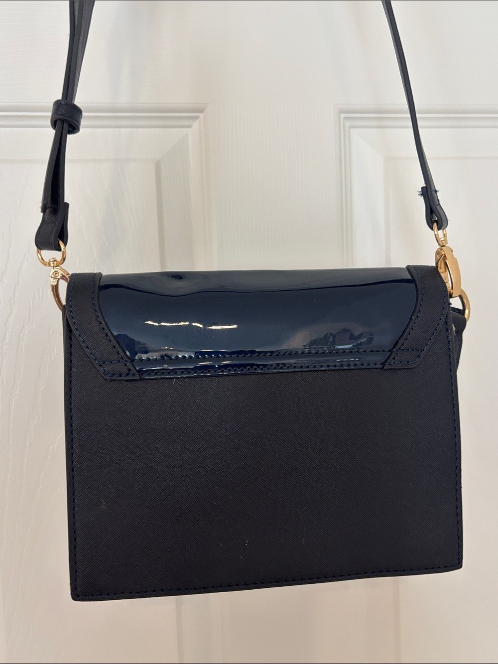 HEYS Crossbody Bag Glossy Navy blue Flap close turn lock removable strap - Picture 4 of 17